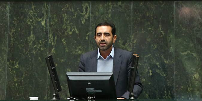 علی گلمرادی :گرانی کمر مردم را خرد کرده اما مسئولان در غفلت هستند